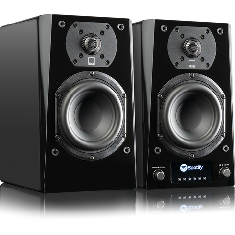 SVS Prime Wireless Pro, finisaj Piano Gloss Black, perechea fără grile, cu driverele și display-ul frontal vizibile