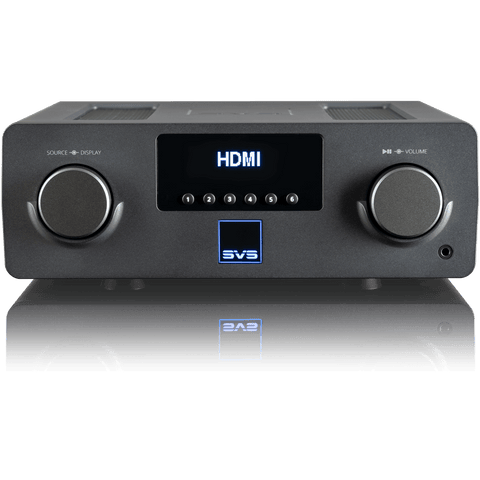 SVS Prime Wireless Pro Soundbase, amplificatorul văzut din față și din spate, cu display-ul afișând HDMI