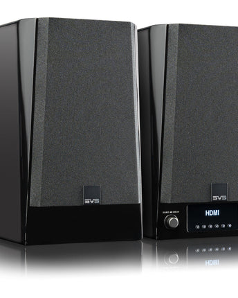 SVS Prime Wireless Pro, finisaj Piano Gloss Black, perechea cu grilele montate, văzută din trei sferturi