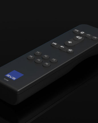 Telecomanda SVS Prime Wireless Pro Soundbase, văzută în perspectivă pe fundal negru