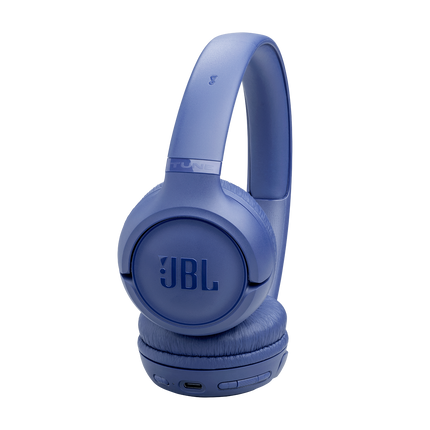 Слушалки JBL Tune 530BT, сини, детайл на бутоните на чашката