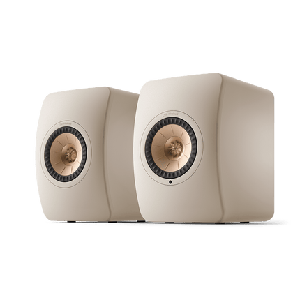 KEF LS50 Wireless II, finisaj Sand Shell, vedere din față și lateral