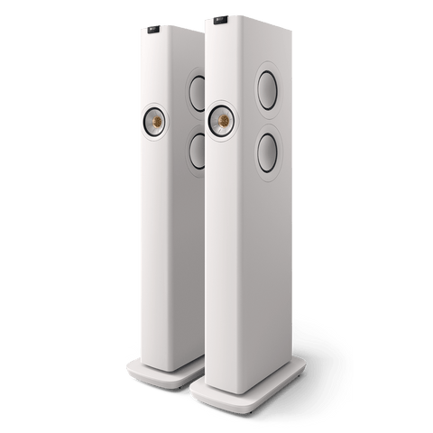 KEF LS60 Wireless, finisaj Mineral White, vedere din față și lateral