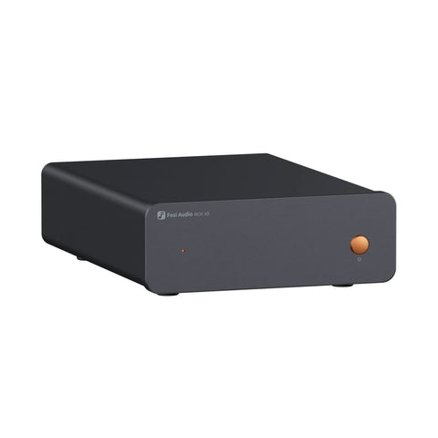Fosi Audio Box X5, cu panoul frontal, comenzile și carcasa vizibile