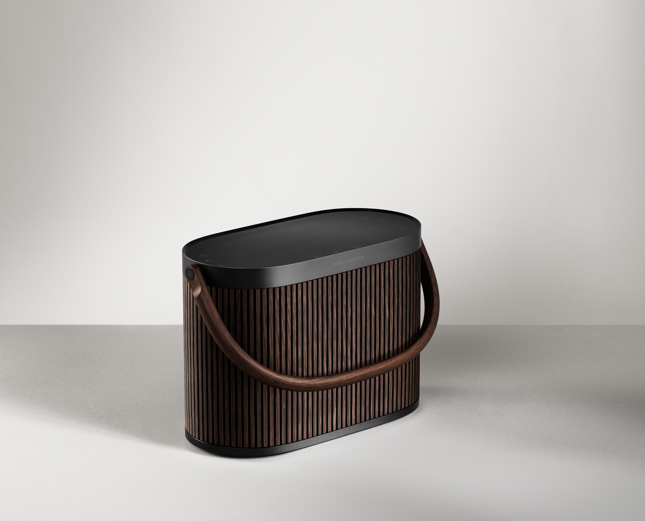 Beosound A5 — imagine de ambianță.