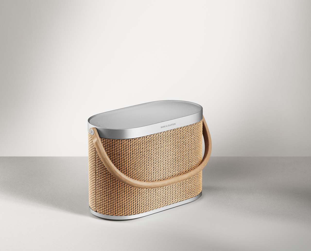 Beosound A5 — imagine de ambianță.