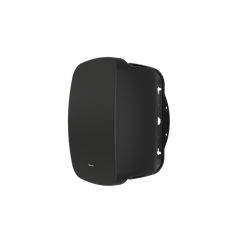 Klipsch RSM-525 в черно, изглед на три четвърти, монтирана вертикално на скобата