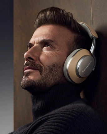 Bowers & Wilkins PX8
