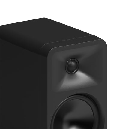 Boxe active Kanto Audio ORA4 negre, detaliu cu tweeterul cu dom de mătase