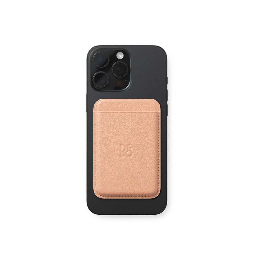 MagSafe Card Holder în finisaj Hourglass Sand, pe fundal neutru.