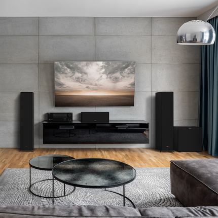 Aceeasi camera de home cinema, cu R-605FA vazute din alt unghi