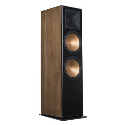 Boxa de podea Klipsch RF-7 III in finisaj Walnut, vazuta din unghi, fara masca