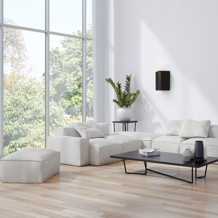 A doua vedere a Klipsch RP-502S II intr-un living luminos