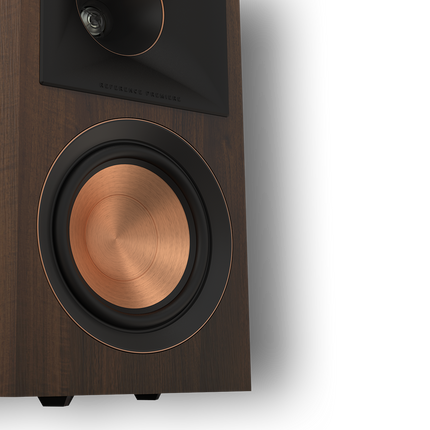 Prim-plan pe wooferele Cerametallic ale Klipsch RP-502S II