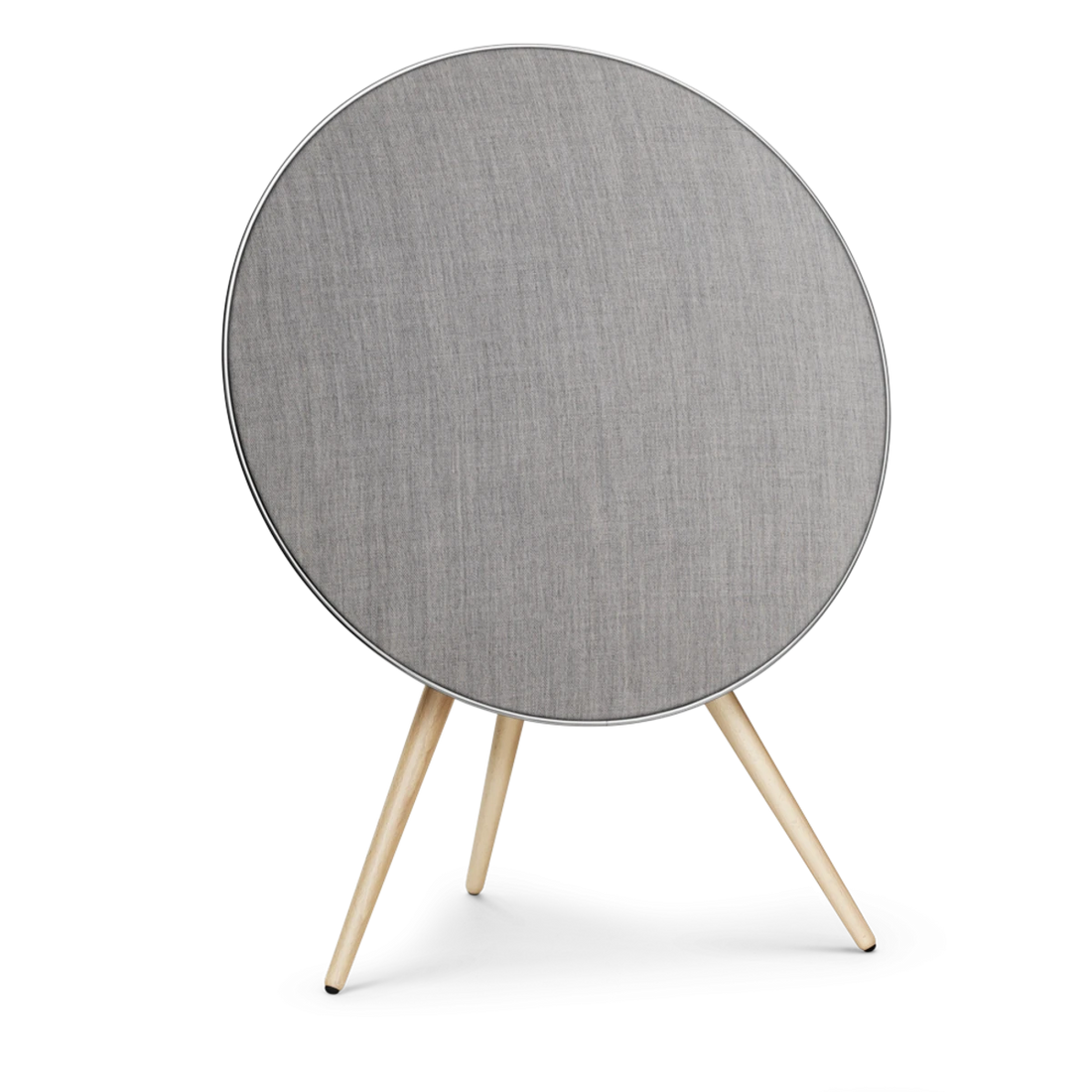 Beosound A9 Cover în finisaj Warm Taupe, pe fundal neutru.