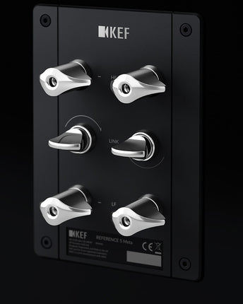 KEF Reference 5 Meta, finisaj High Gloss Black / Copper, vedere din spate și lateral