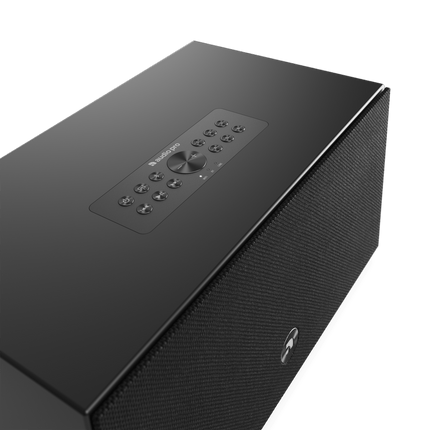 Panoul de comandă de pe capacul Audio Pro C10 MkII W: volum, redare, Bluetooth și șase butoane de presetare