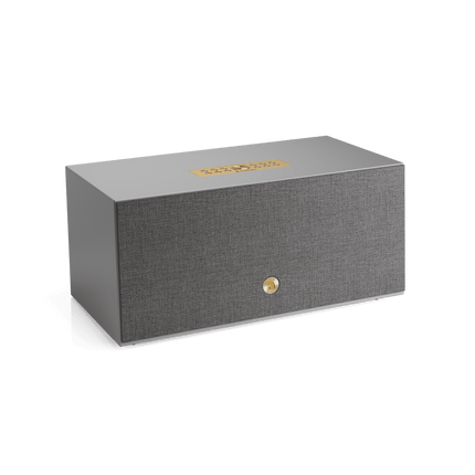 Audio Pro C20 W gri, din unghi, cu masca textilă