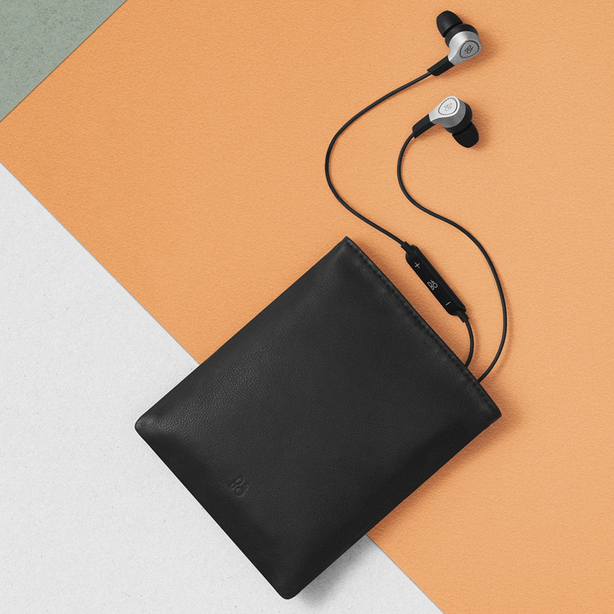 Pouch For Earphones — imagine de ambianță.