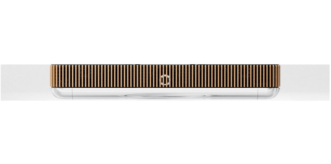 Beosound Theatre 77 inch în finisaj Black Anthracite / Dark Oak, pe fundal neutru.